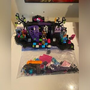 Monster High Graveyard Lego Set